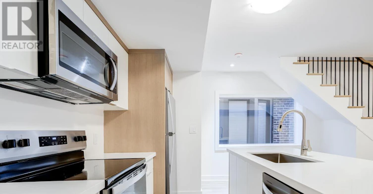 3 (UPPER-231 Symington Avenue, Toronto, ON, M6P 3W5 - 5