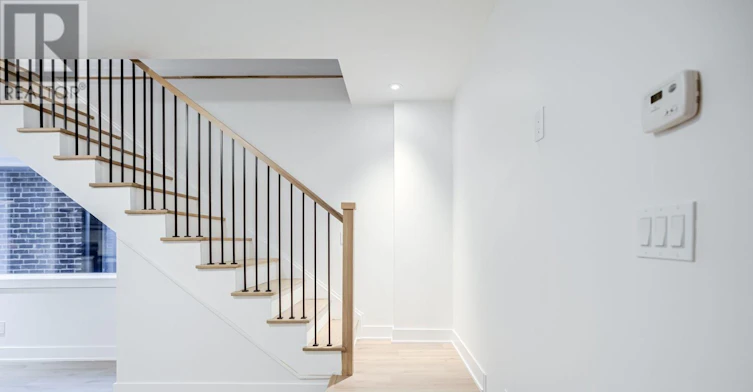 3 (UPPER-231 Symington Avenue, Toronto, ON, M6P 3W5 - 8