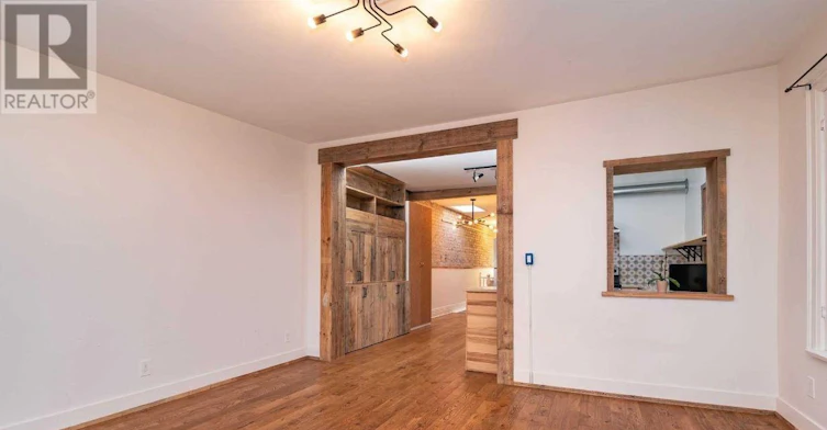 UPPER-2994 Dundas Street W, Toronto, ON, M6P 1Z3 - 4