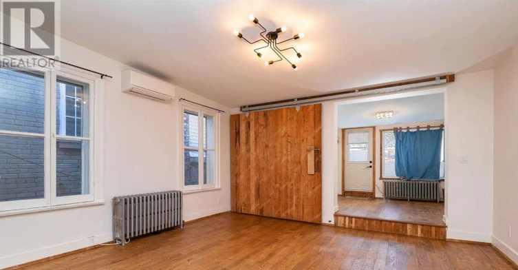 UPPER-2994 Dundas Street W, Toronto, ON, M6P 1Z3 - 2