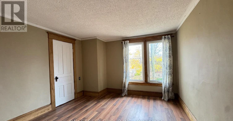 UPPER-5114 Mcrae Street, Niagara Falls, ON, L2E 1P5 - 9