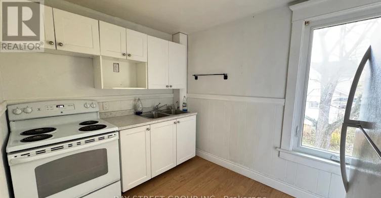 UPPER-5114 Mcrae Street, Niagara Falls, ON, L2E 1P5 - 3
