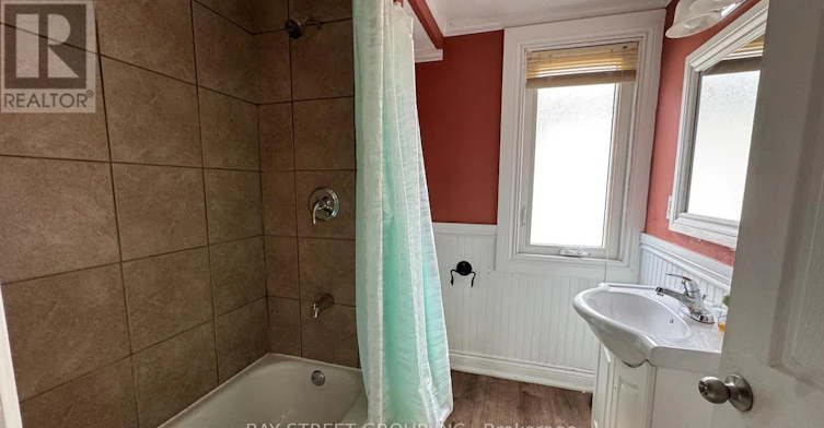 UPPER-5114 Mcrae Street, Niagara Falls, ON, L2E 1P5 - 6