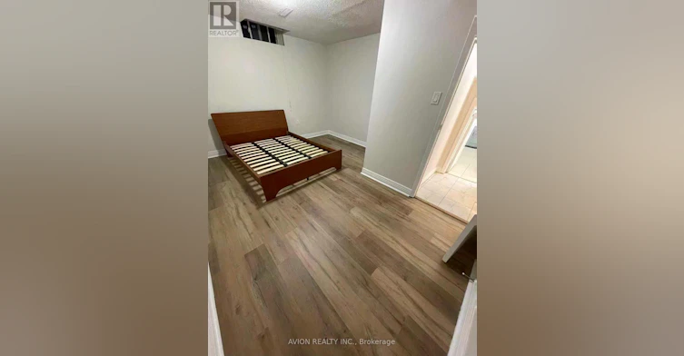 172 Highglen Avenue, Markham, ON, L3S 1X4 - 2