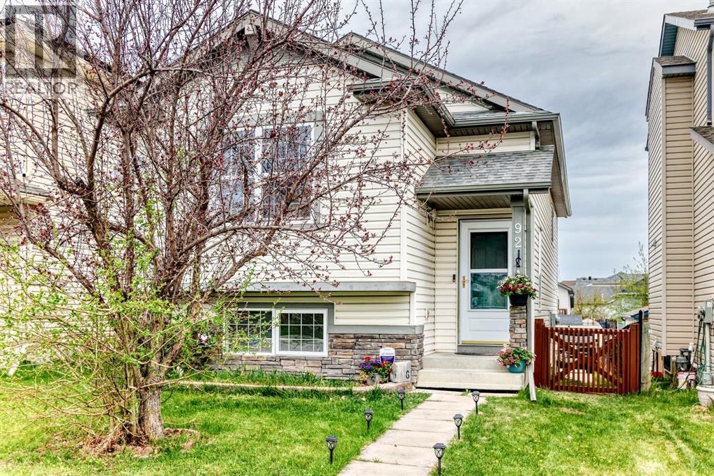 92 Everstone Rise SW, Calgary, AB, T2Y 4J7