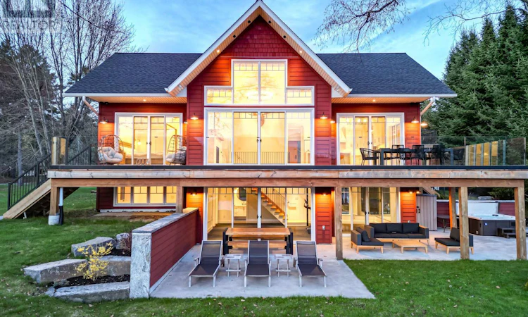 36 Beach Road