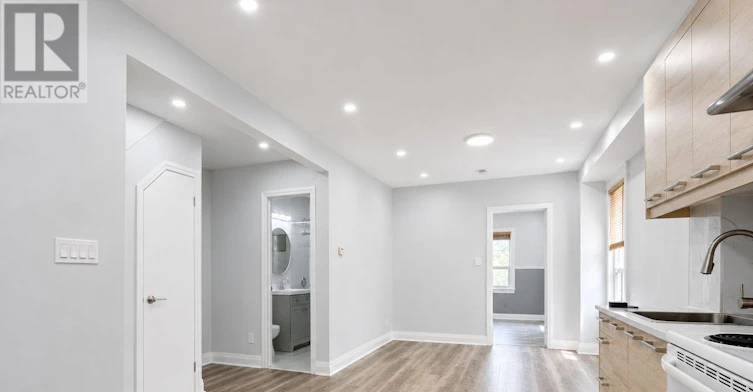 MAIN FLOOR-225 Coxwell Avenue, Toronto, ON, M4L 3B4 - 3