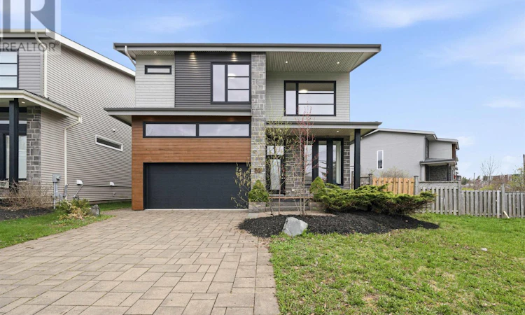 167 Amesbury Gate