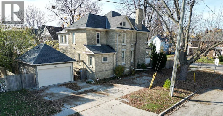 1-122 Forsyth Street North EAST, Sarnia, ON, N7T 6L3