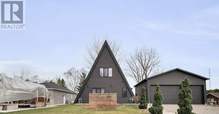 8464 Adams Court, Lambton Shores, ON, N0M 1T0
