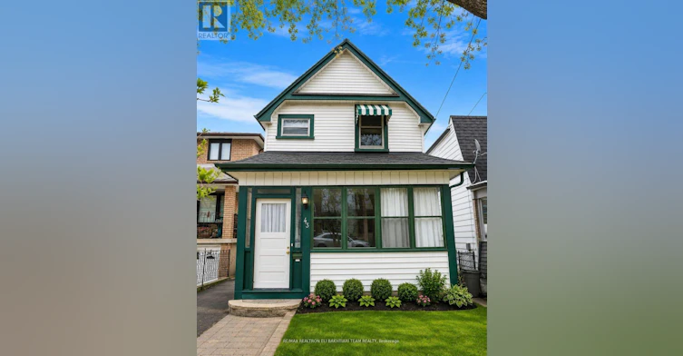 43 King Edward Avenue, Toronto, ON, M4C 5J5 - 2
