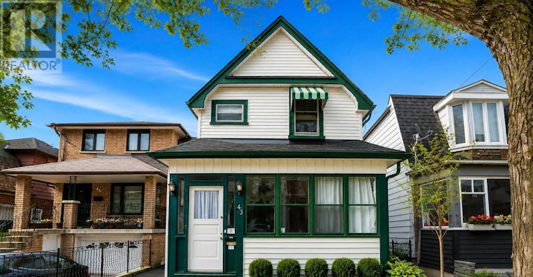 43 King Edward Avenue, Toronto, ON, M4C 5J5 - 4
