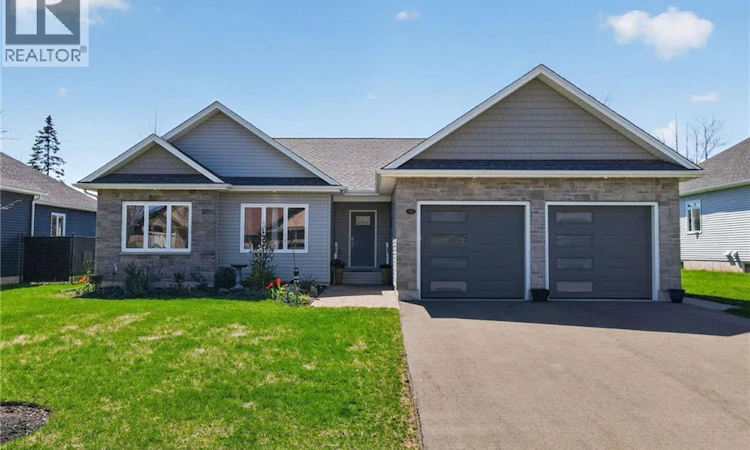 195 Rosebank Crescent