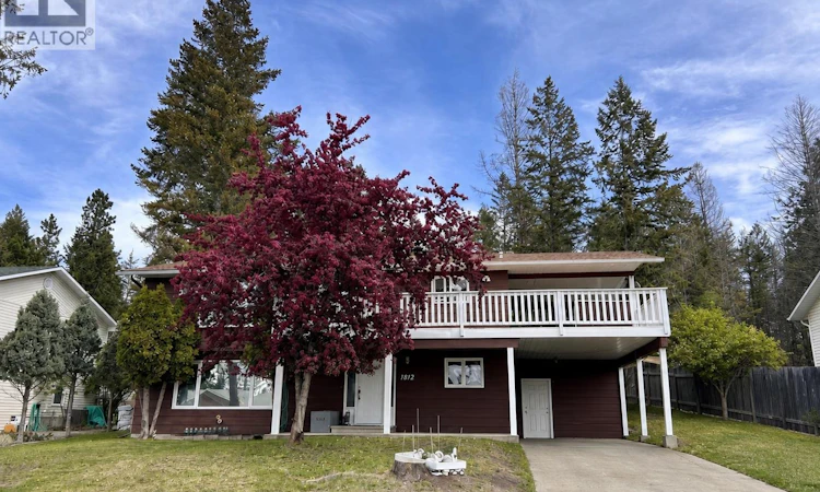 1812 Mt Nelson Crescent