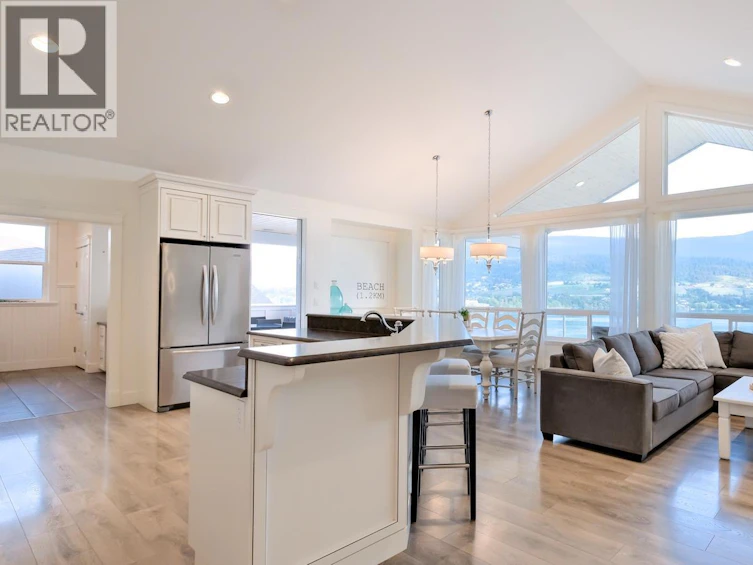 7345 Pointe Sage Drive, Coldstream, BC, V1B 4A5 - 10