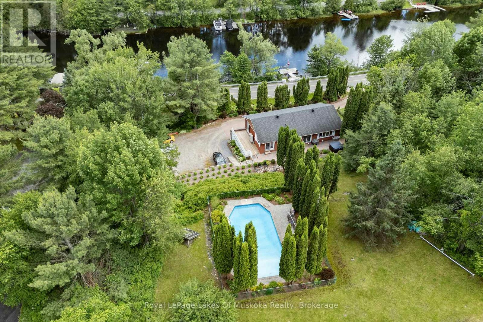 183 Santas Village Road, Bracebridge, ON, P1L 1W8