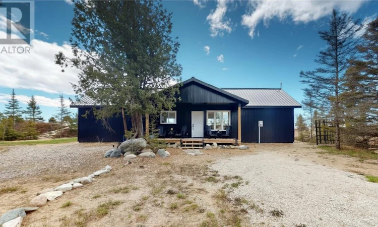 224D Earl's Road