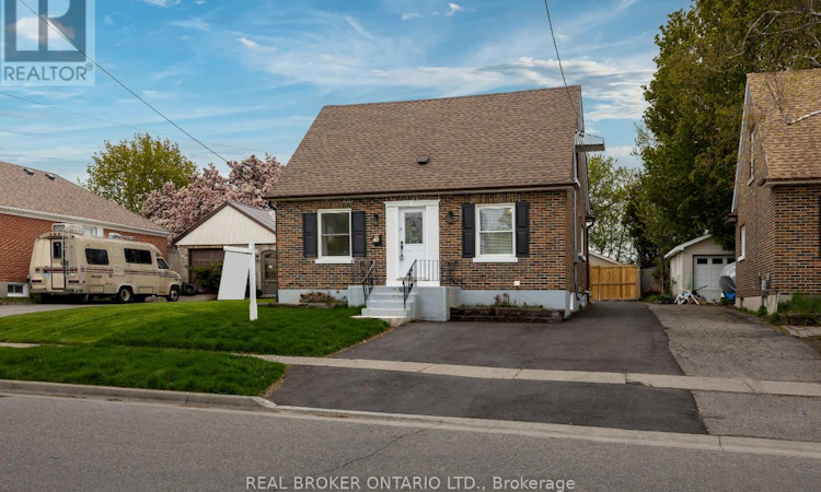 234 Oshawa Boulevard N