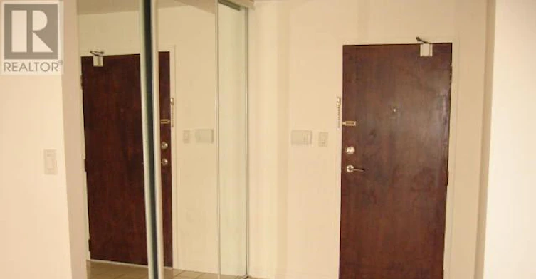 541-24 Southport Street, Toronto, ON, M6S 4Z1 - 6