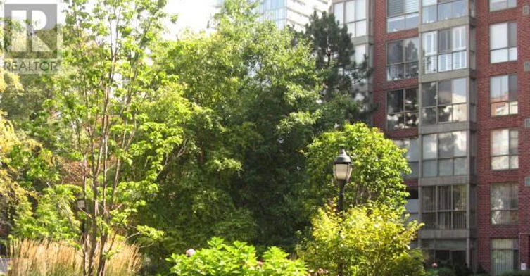 541-24 Southport Street, Toronto, ON, M6S 4Z1 - 24