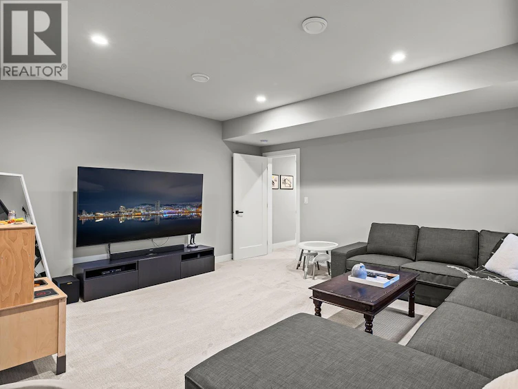 2418 Crestview Road, West Kelowna, BC, V1Z 1Z2 - 54
