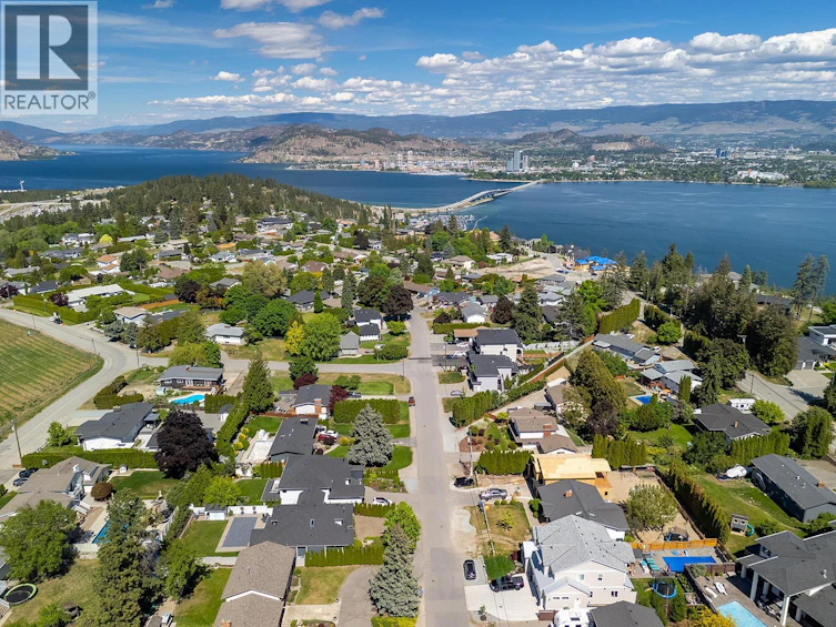 2418 Crestview Road, West Kelowna, BC, V1Z 1Z2 - 68