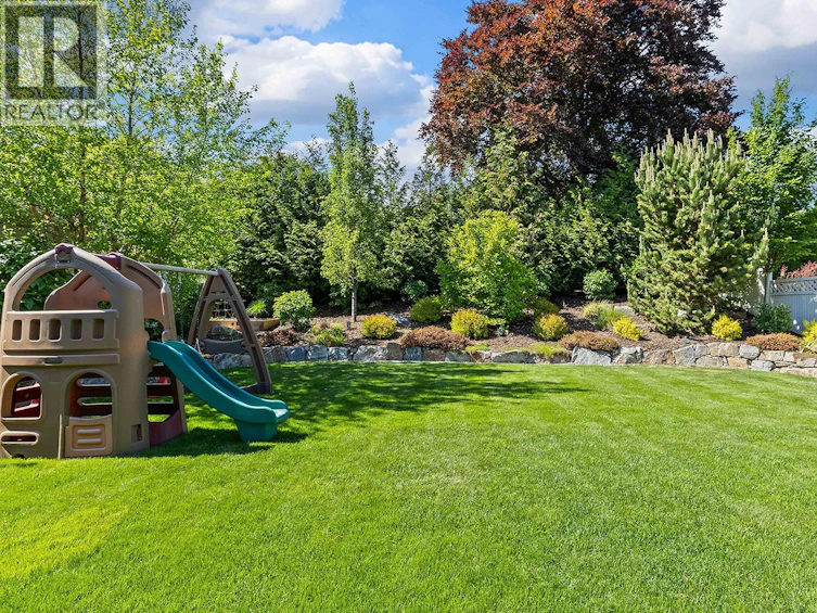 2418 Crestview Road, West Kelowna, BC, V1Z 1Z2 - 25