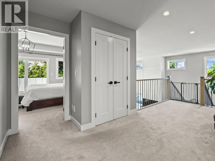2418 Crestview Road, West Kelowna, BC, V1Z 1Z2 - 36