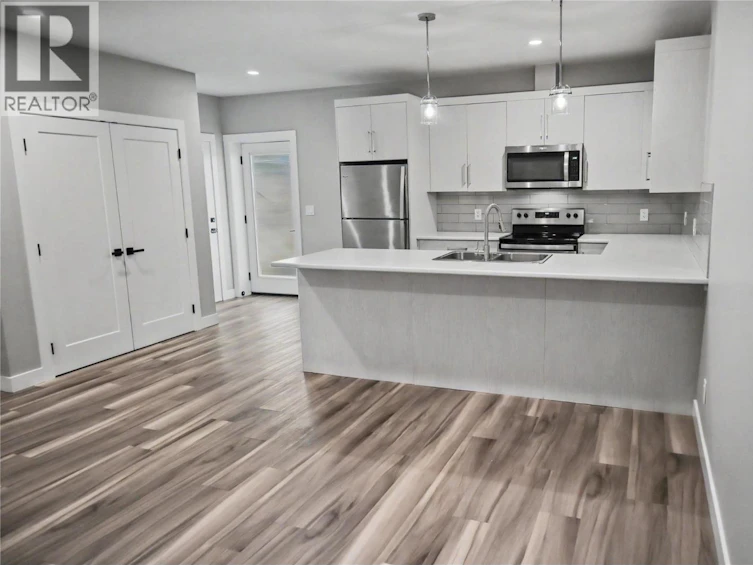 2418 Crestview Road, West Kelowna, BC, V1Z 1Z2 - 57