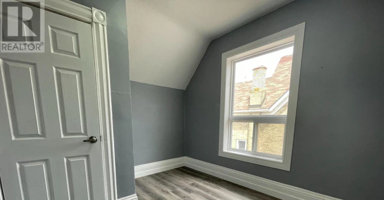 MAIN-49 Madison Avenue N, Kitchener, ON, N2H 2Z5 - 13
