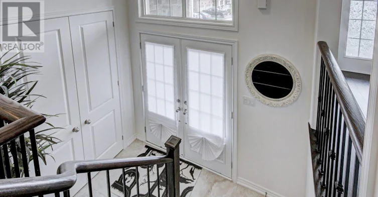 58 Ridge Gate Crescent, East Gwillimbury, ON, L0G 1M0 - 2