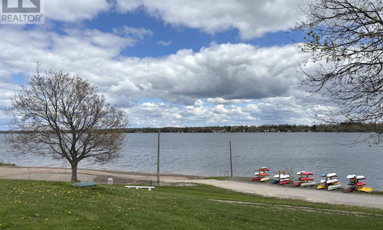 1 Marina 920 Skyline Crescent Road