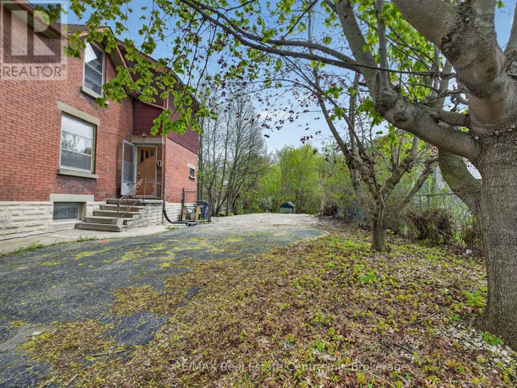 121 Elizabeth Street, Guelph, ON, N1E 2X4
