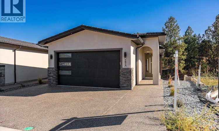 1675 Harbour View Crescent