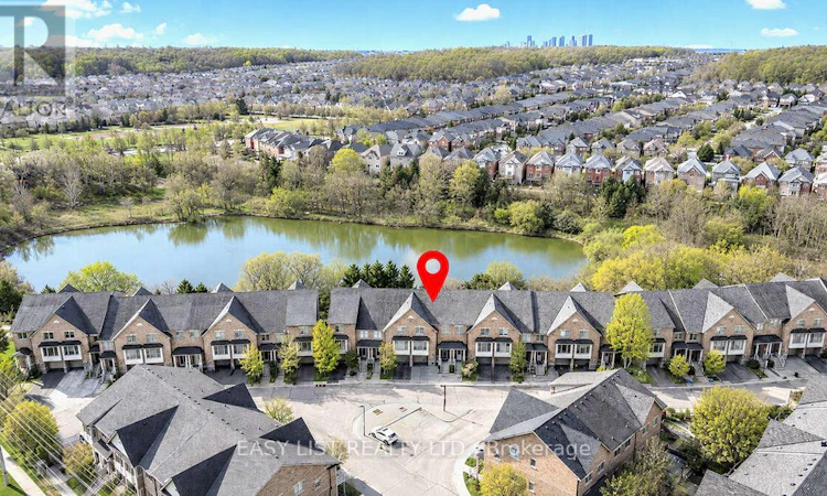 10-8900 Bathurst Street