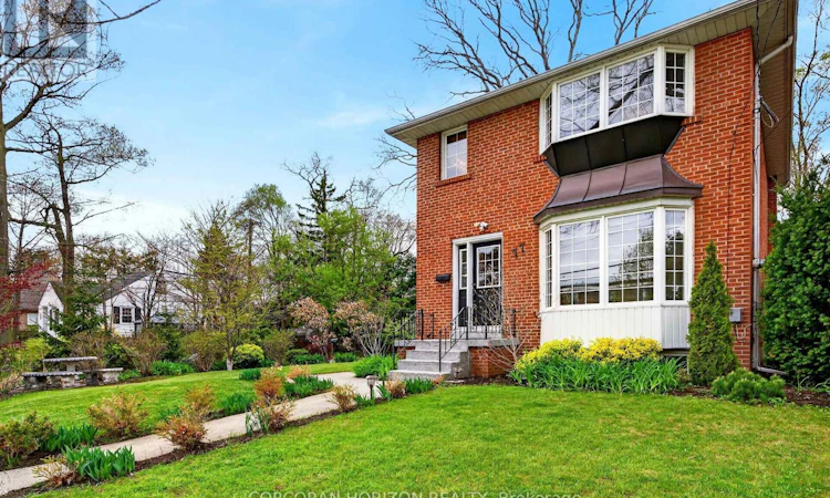 77 Mineola Road E