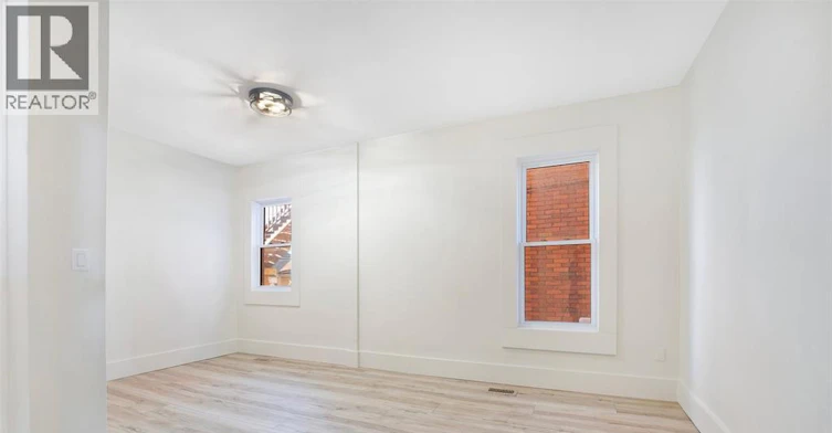 MAIN-785 Hall, Windsor, ON, N9A 2L9 - 12