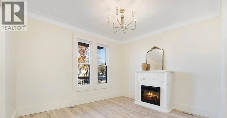 MAIN-785 Hall, Windsor, ON, N9A 2L9 - 6