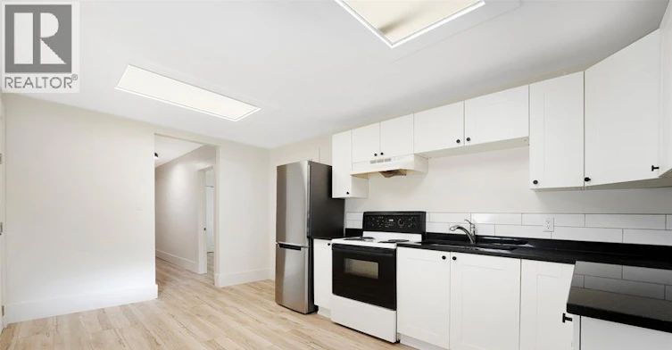 MAIN-785 Hall, Windsor, ON, N9A 2L9 - 11