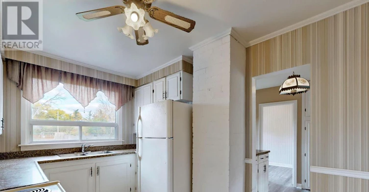 60 Northwood Drive, Toronto, ON, M2M 2K1 - 8