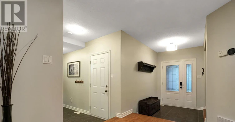 112 Olde Towne Avenue, Russell, ON, K4R 0A6 - 5