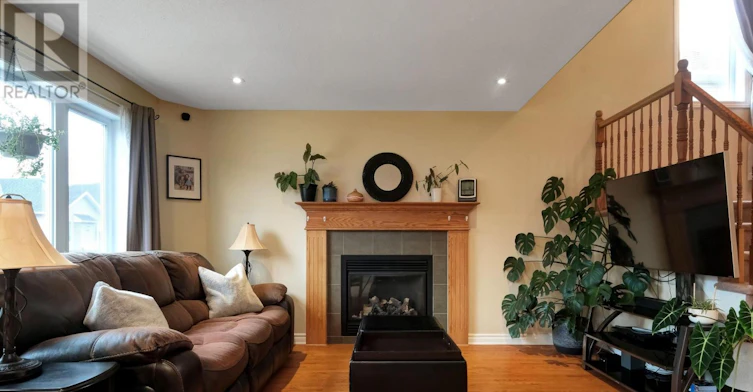 112 Olde Towne Avenue, Russell, ON, K4R 0A6 - 7