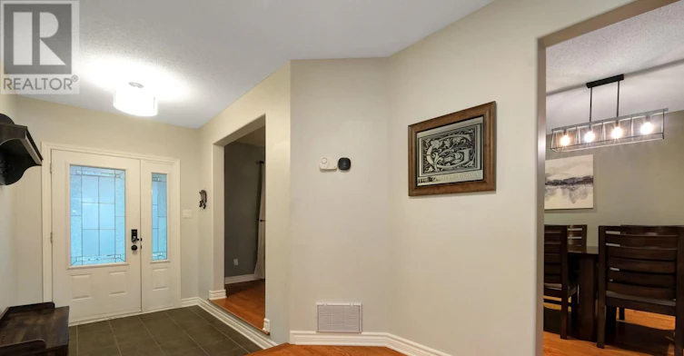 112 Olde Towne Avenue, Russell, ON, K4R 0A6 - 4