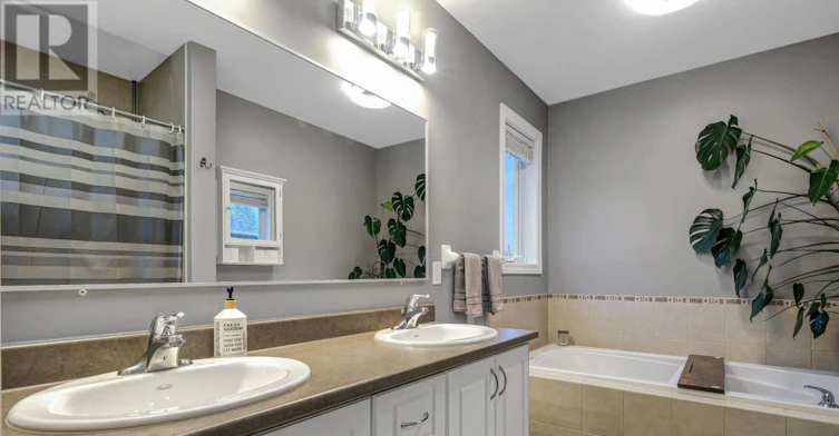 112 Olde Towne Avenue, Russell, ON, K4R 0A6 - 17