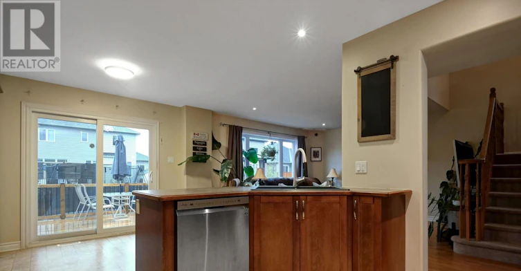 112 Olde Towne Avenue, Russell, ON, K4R 0A6 - 12