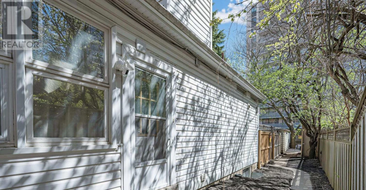 29 Raglan Avenue, Toronto, ON, M6C 2K7 - 2