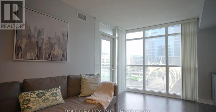 323-21 Iceboat Terrace, Toronto, ON, M5V 4A9 - 12