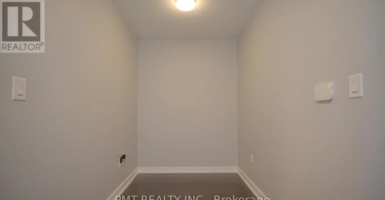 323-21 Iceboat Terrace, Toronto, ON, M5V 4A9 - 4