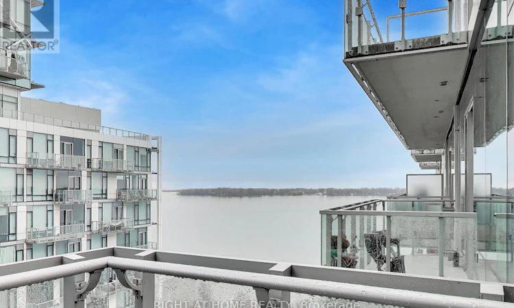 918-39 Queens Quay E
