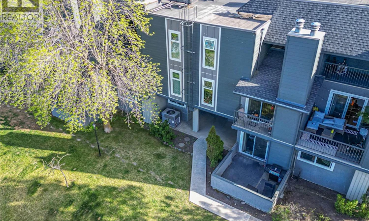 38-1221 Hugh Allan Drive